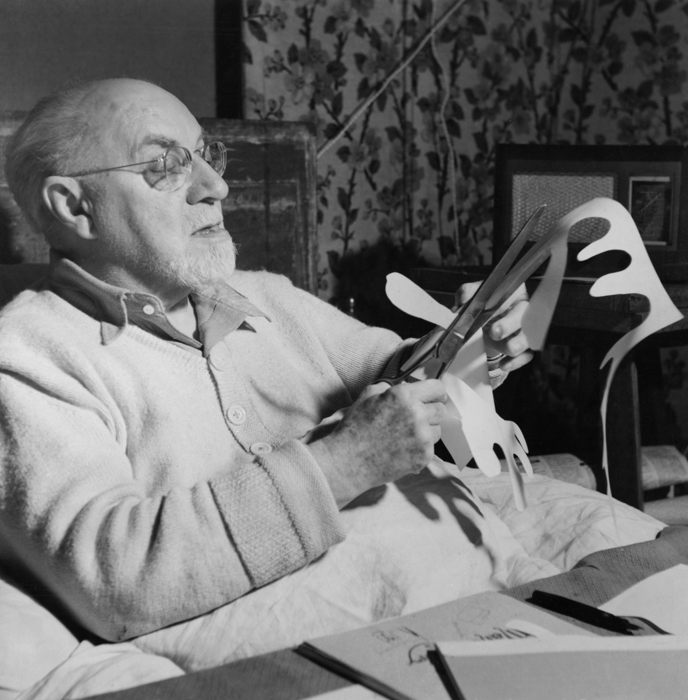 Matisse Making Cutouts