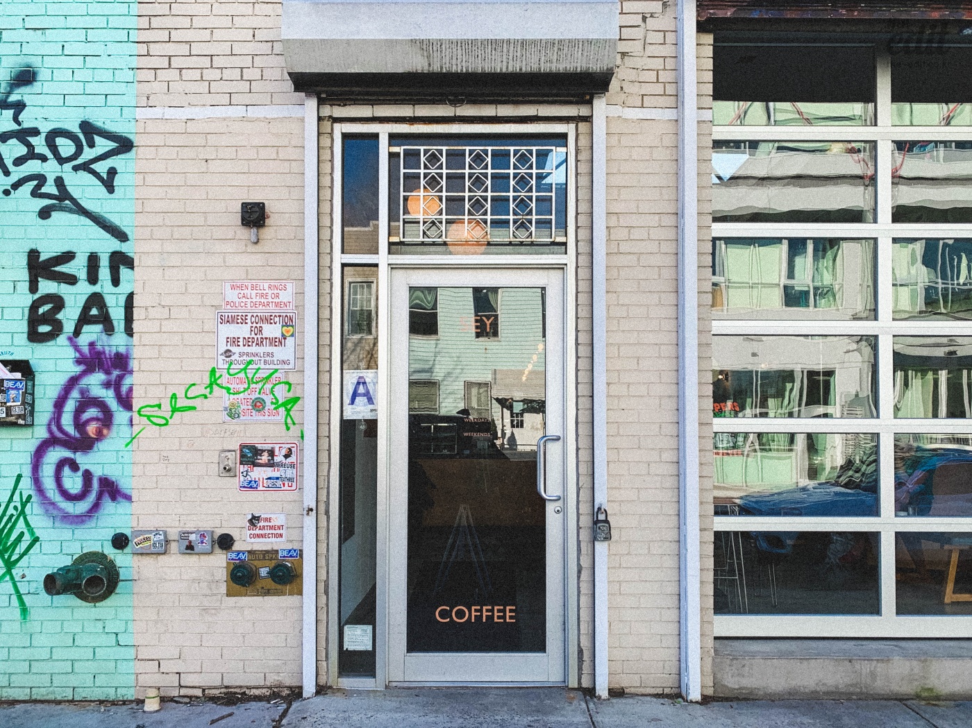 1400_retouched_newyork_cafe_-2