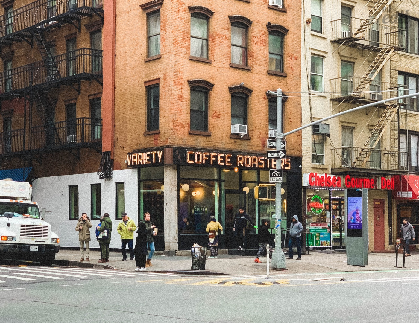 1400_retouched_newyork_cafe_-22