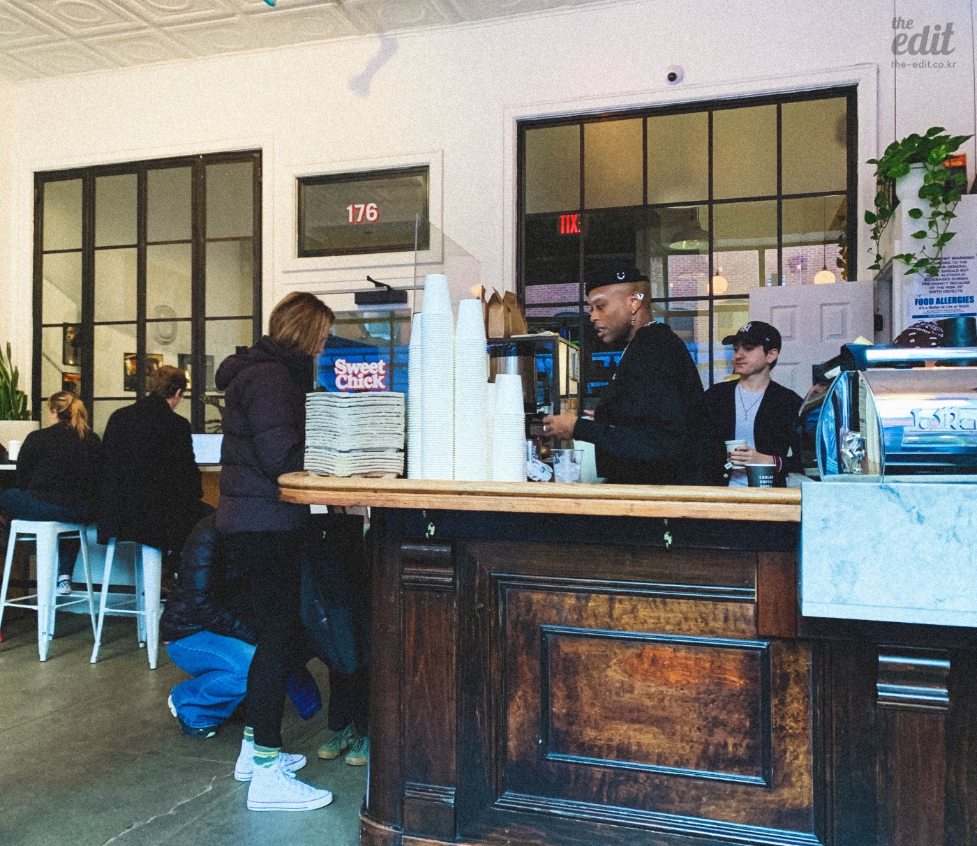 1400_retouched_newyork_cafe_-28